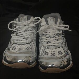 Bottega Veneta men shoes in Metallic Silver and White